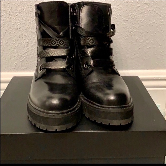 Zara Shoes - 🌺 ZARA BOOTS 🌺